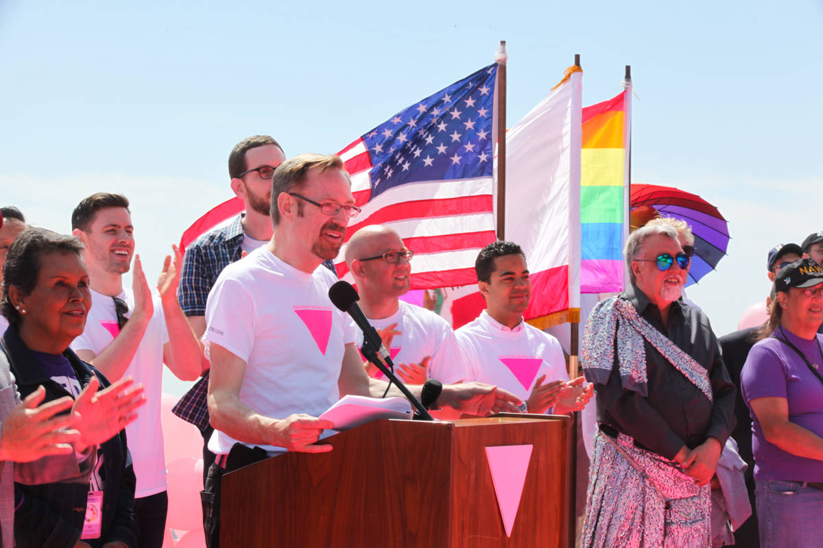pink triangle history lgbtq pride